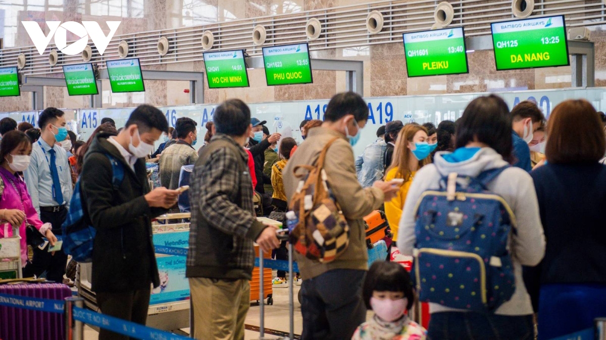 Hundreds of flights added amid surging holiday demand